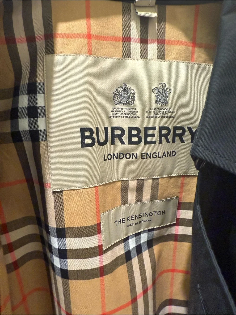 Burberry the Kensington Black Double-Breasted Trench Coat with Belt